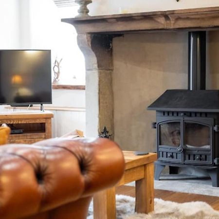 5 Star Cottage On The Green With Log Burner - Dog Friendly Austwick Exterior photo