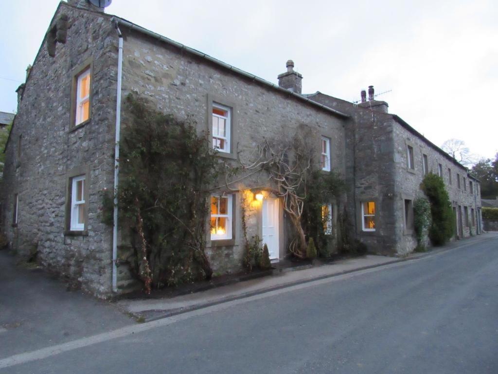5 Star Cottage On The Green With Log Burner - Dog Friendly Austwick Exterior photo