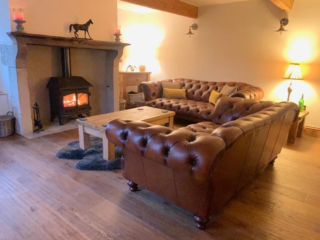 5 Star Cottage On The Green With Log Burner - Dog Friendly Austwick Exterior photo