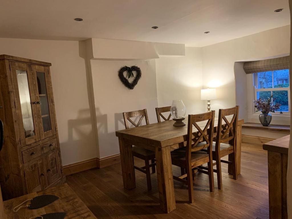 5 Star Cottage On The Green With Log Burner - Dog Friendly Austwick Exterior photo