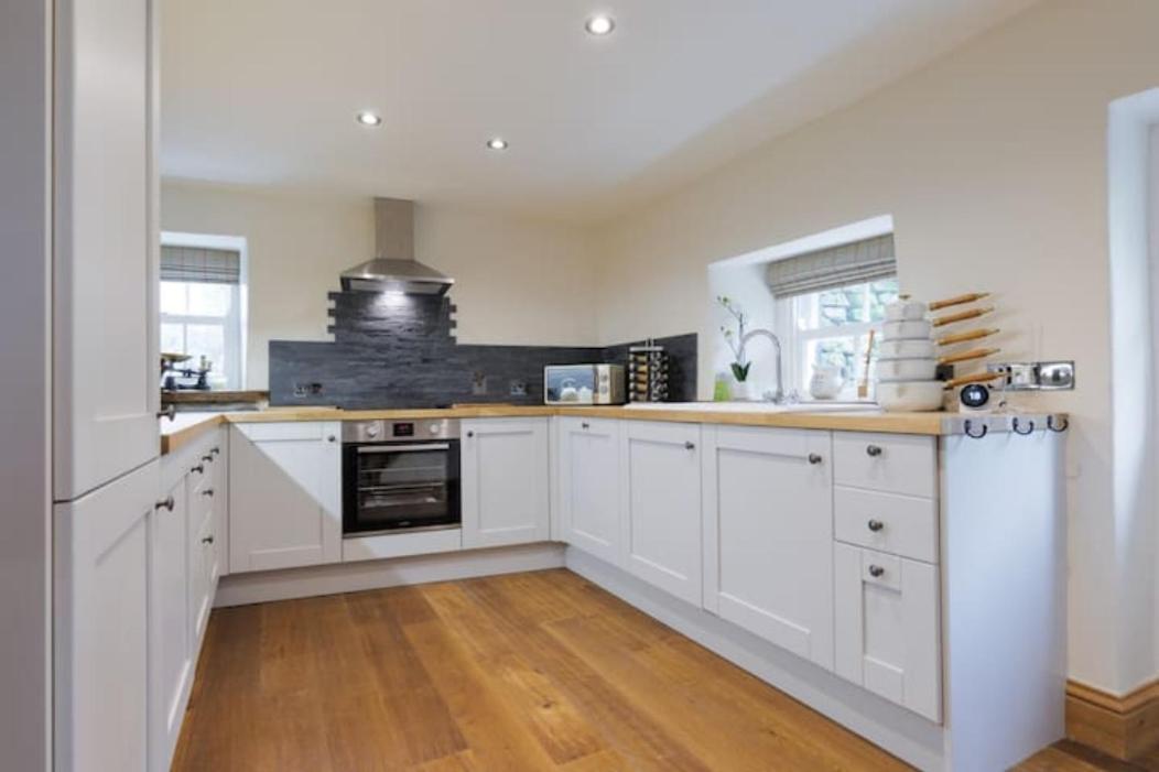 5 Star Cottage On The Green With Log Burner - Dog Friendly Austwick Exterior photo