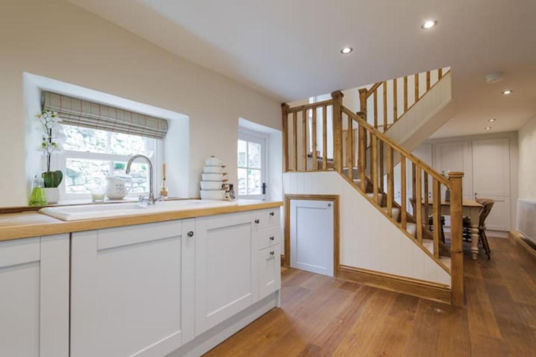 5 Star Cottage On The Green With Log Burner - Dog Friendly Austwick Exterior photo