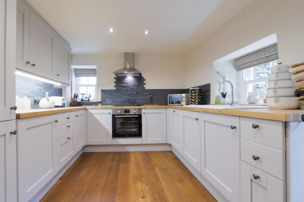 5 Star Cottage On The Green With Log Burner - Dog Friendly Austwick Exterior photo