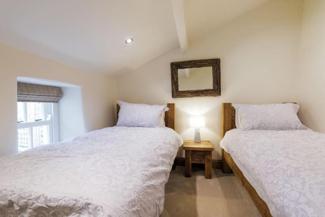 5 Star Cottage On The Green With Log Burner - Dog Friendly Austwick Exterior photo